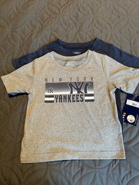 Genuine Merchandise Gray & Navy New York Yankees Short Sleeve Tee
